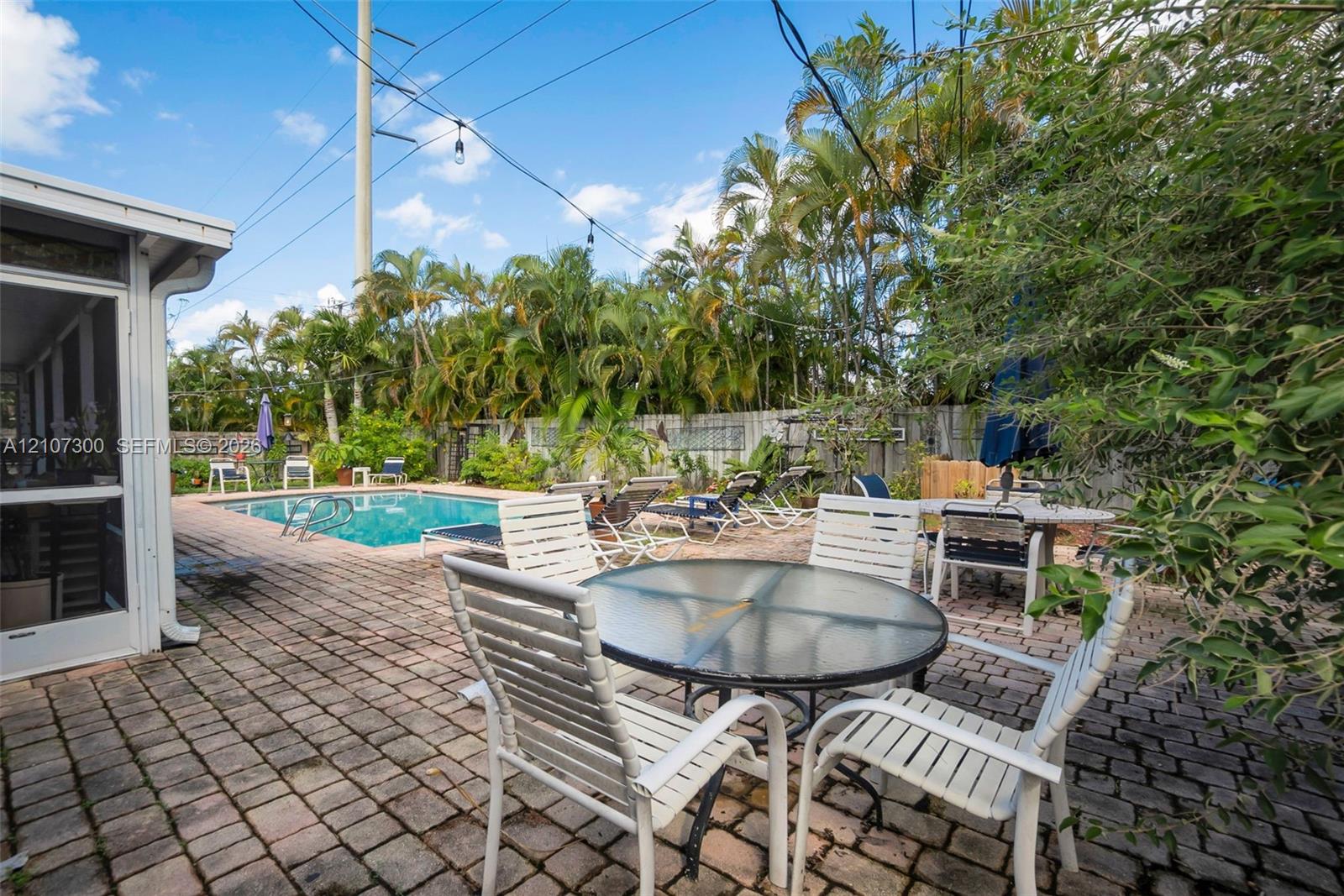   /  1828 sq. ft. $ 2026-10-15 0 foto