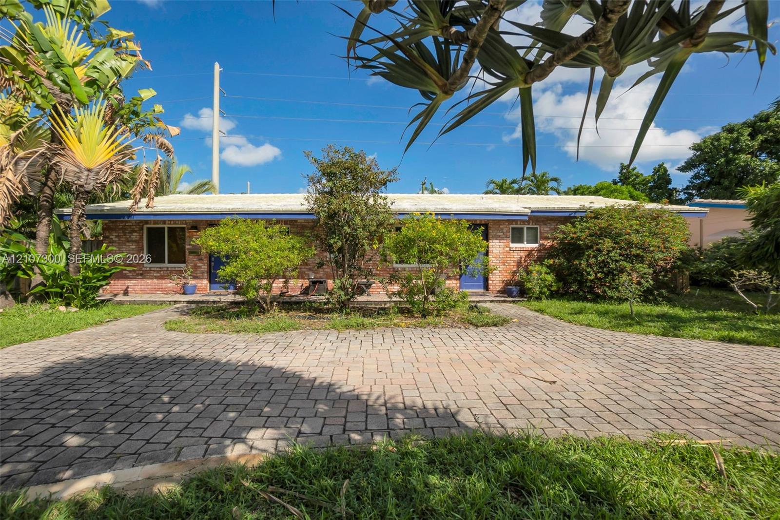   /  1828 sq. ft. $ 2026-10-15 0 foto