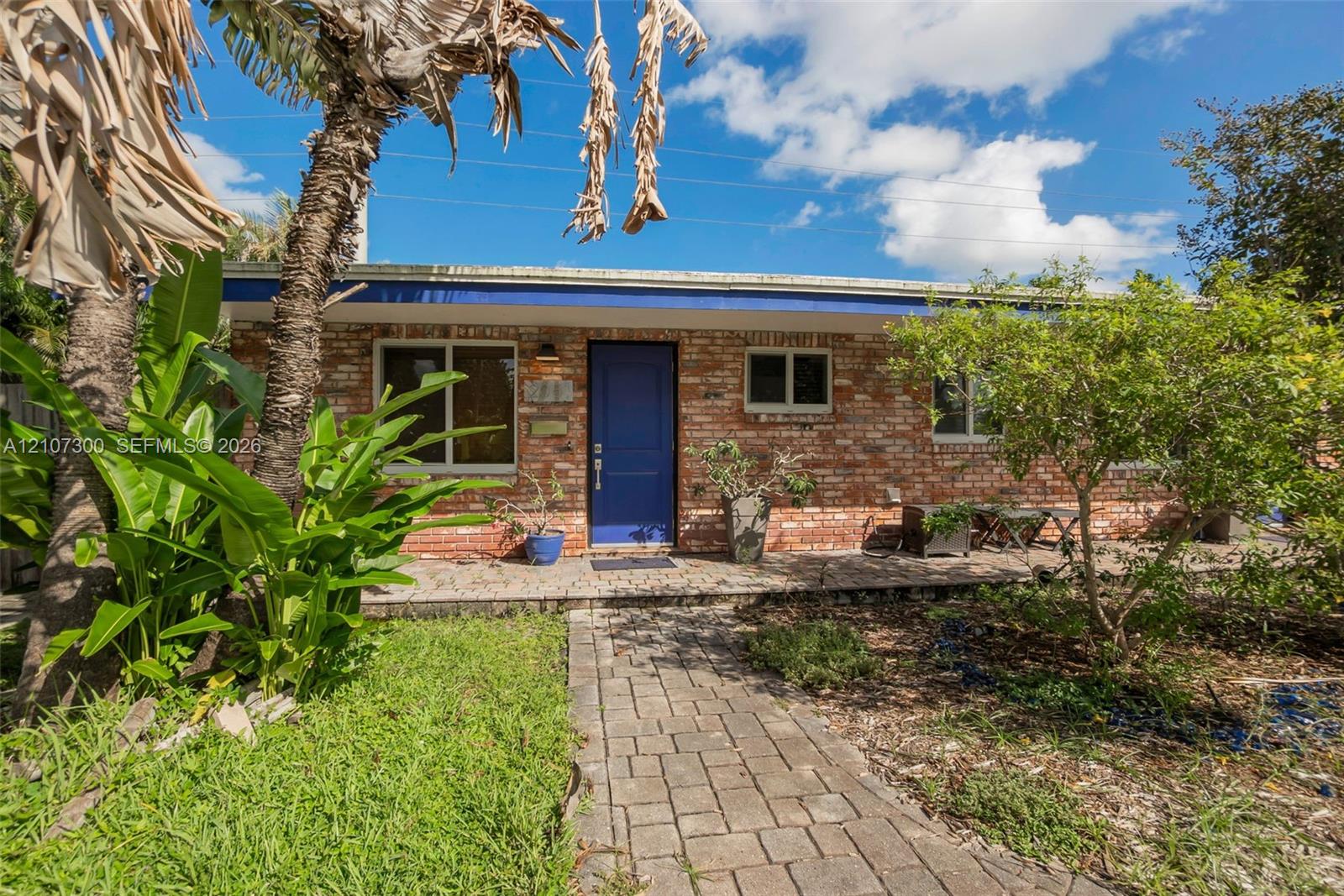   /  1828 sq. ft. $ 2026-10-15 0 foto