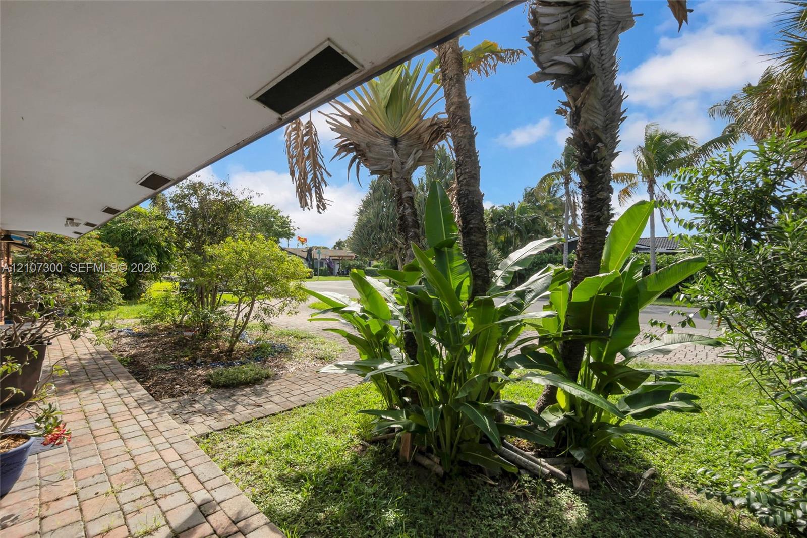   /  1828 sq. ft. $ 2026-10-15 0 foto