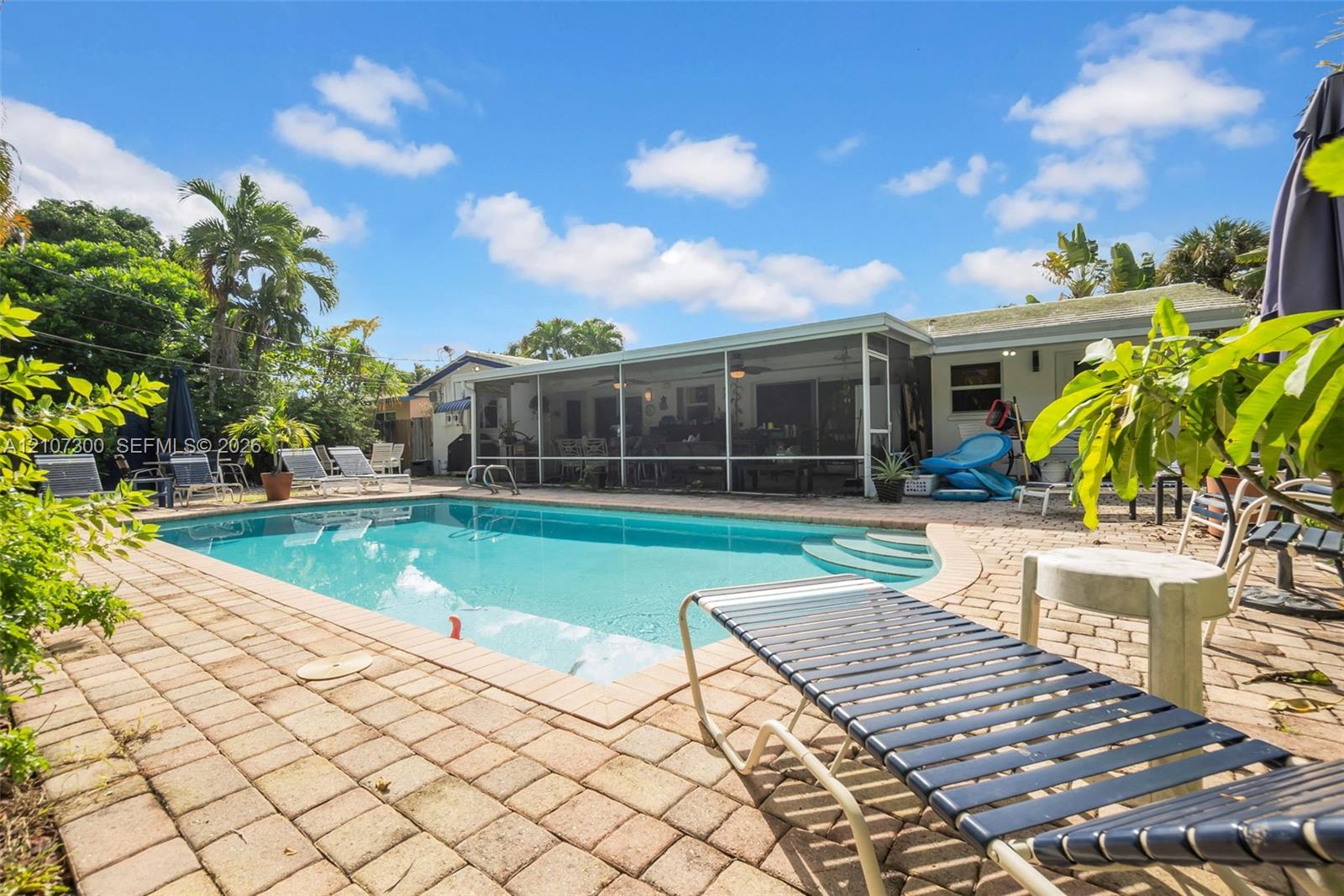   /  1828 sq. ft. $ 2026-10-15 0 foto