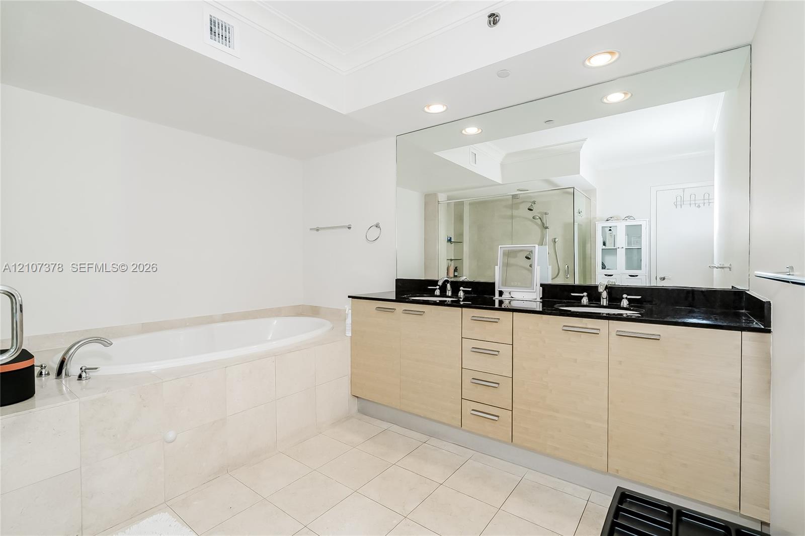 See details 3511 3 / 2 1554 sq. ft. $ 2026-10-15 0 Photo