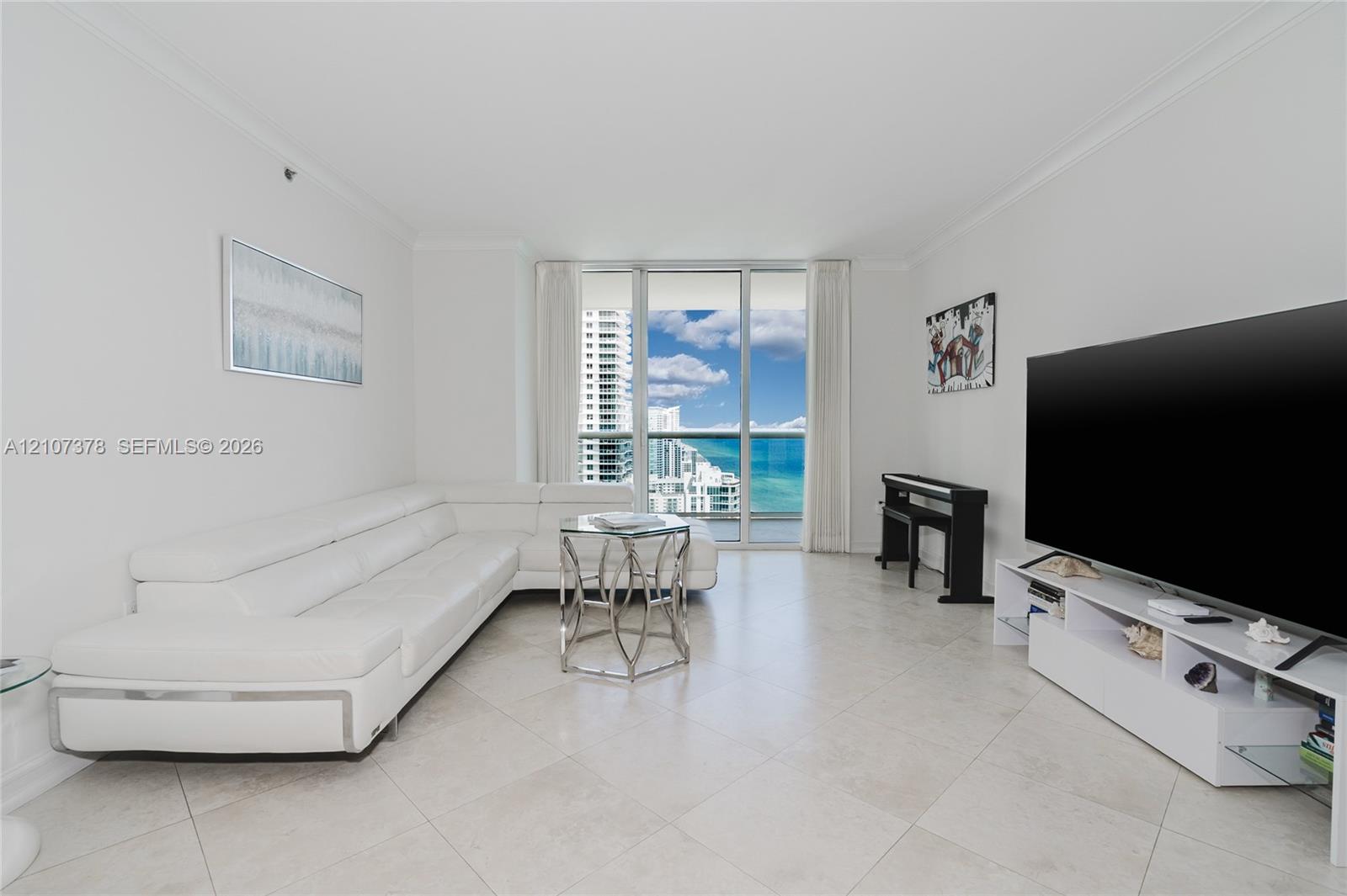 See details 3511 3 / 2 1554 sq. ft. $ 2026-10-15 0 Photo