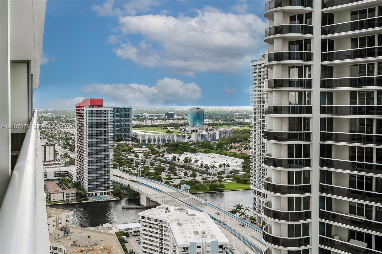 See details 3511 3 / 2 1554 sq. ft. $ 2026-10-15 0 Photo