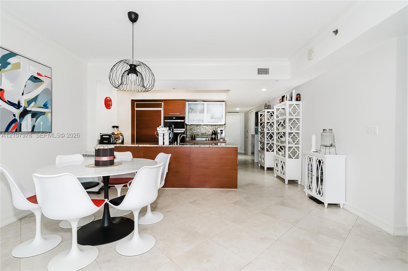 See details 3511 3 / 2 1554 sq. ft. $ 2026-10-15 0 Photo