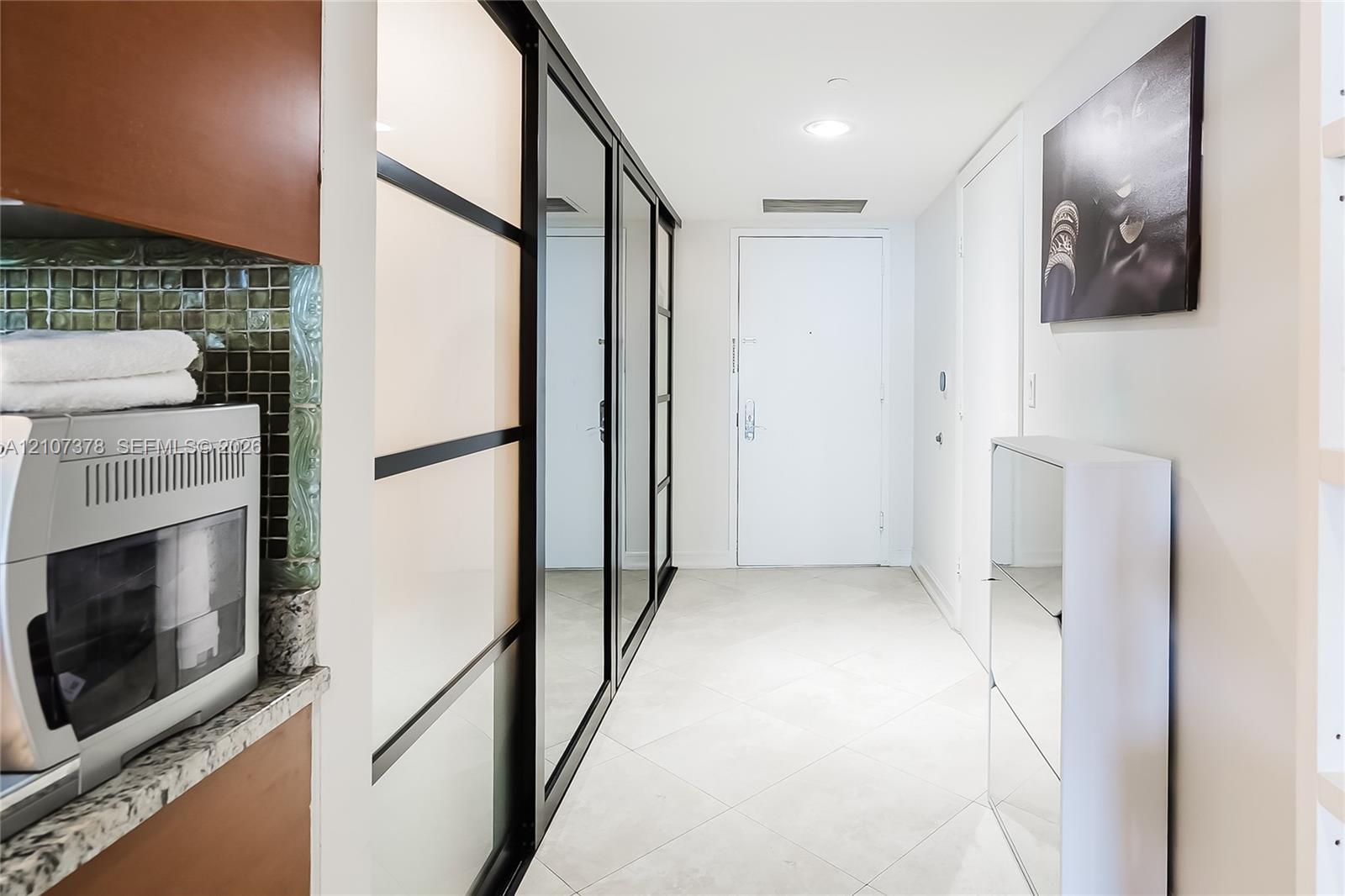 See details 3511 3 / 2 1554 sq. ft. $ 2026-10-15 0 Photo