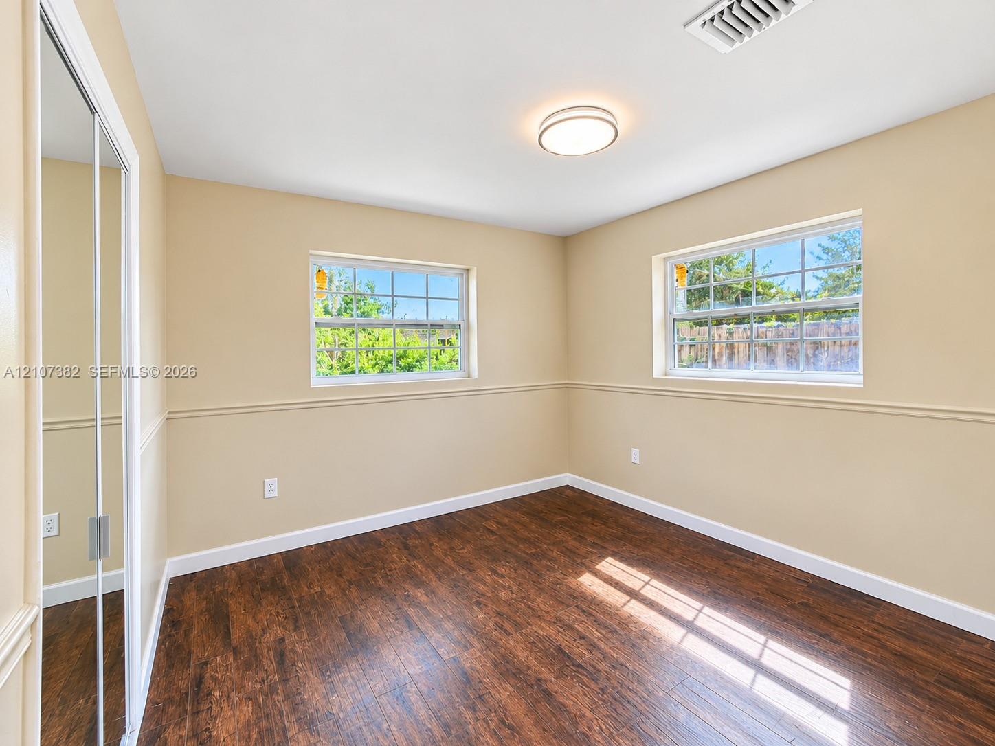 859 3 / 2 1210 sq. ft. $ 2026-10-15 0 Photo