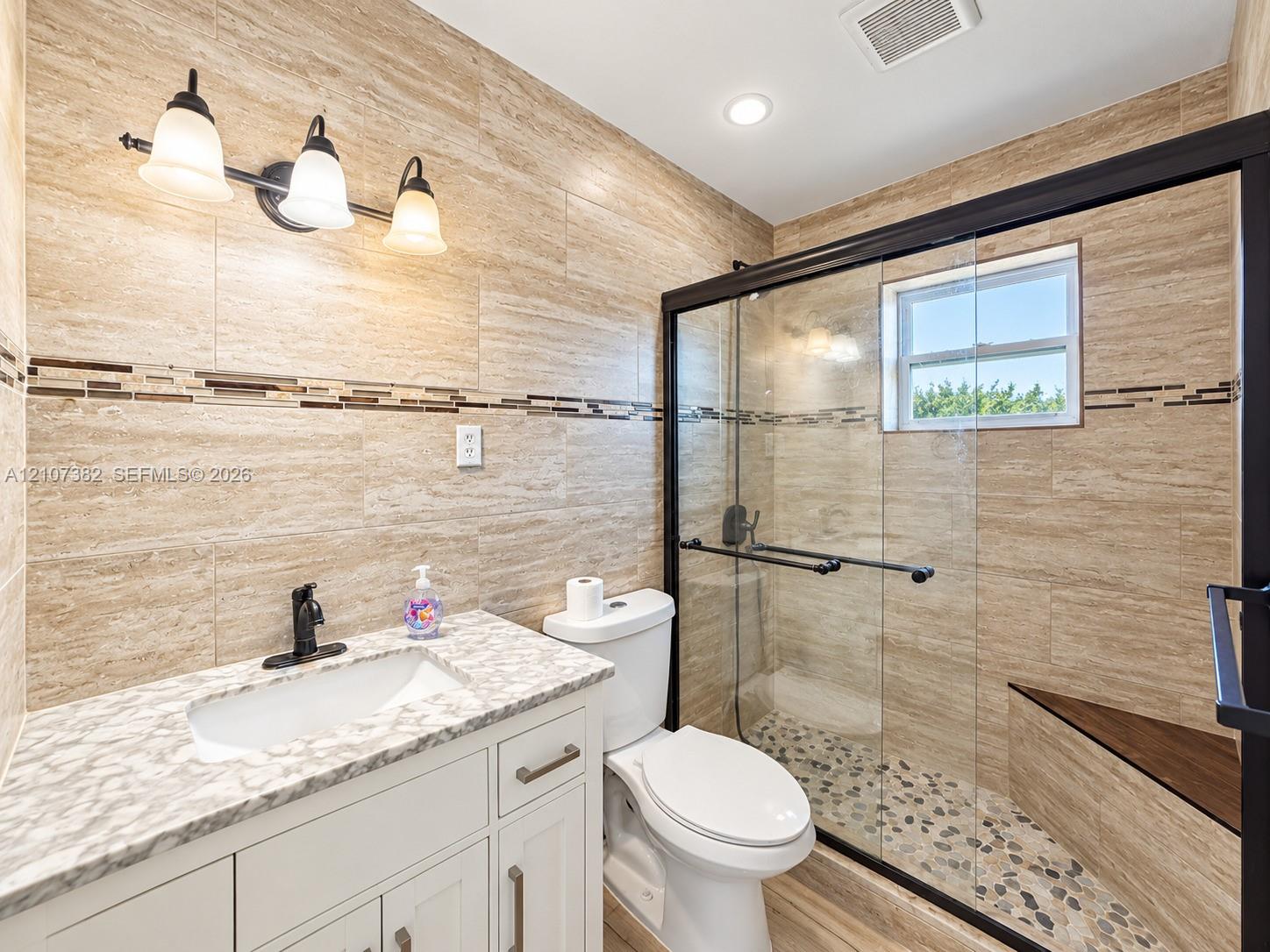 859 3 / 2 1210 sq. ft. $ 2026-10-15 0 Photo