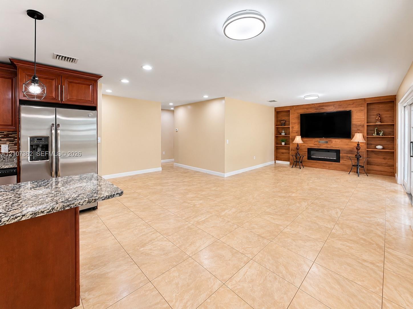 859 3 / 2 1210 sq. ft. $ 2026-10-15 0 Photo