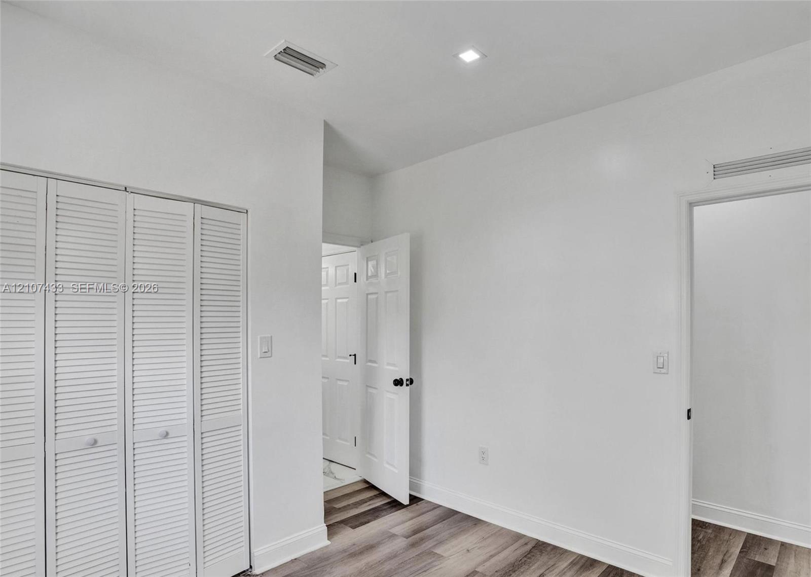 Ver detalles / 1544 sq. ft. $ 2026-10-15 0 foto
