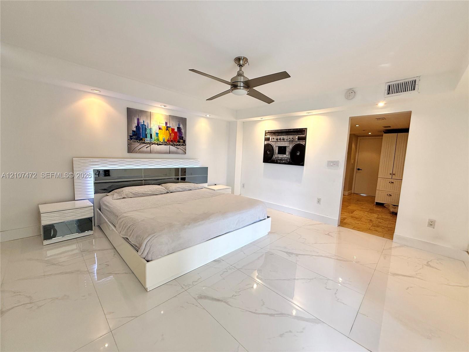 717-1 2 / 2 1315 sq. ft. $ 2026-10-15 0 foto