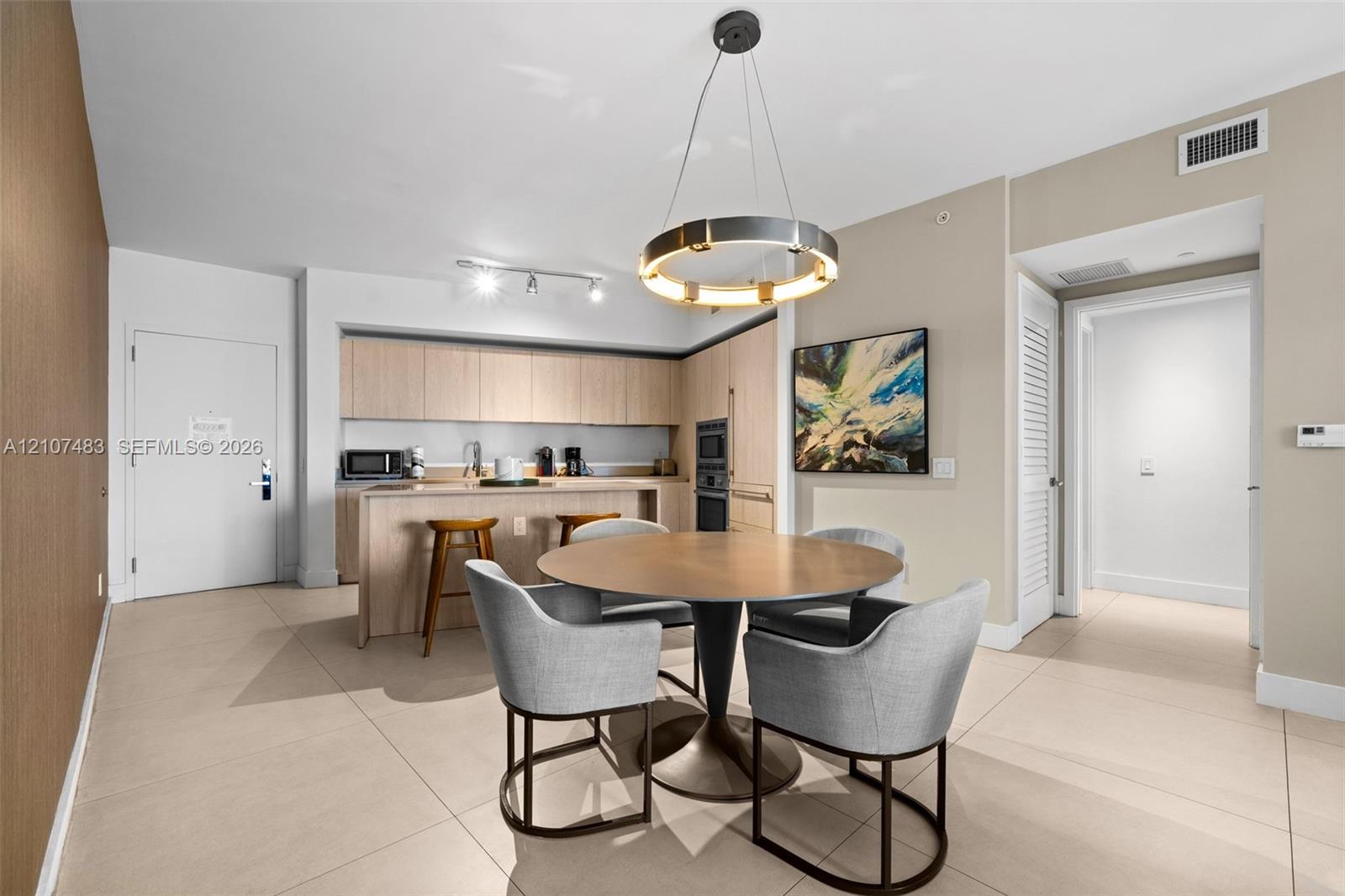 2407 1 / 1 852 sq. ft. $ 2026-10-15 0 Photo