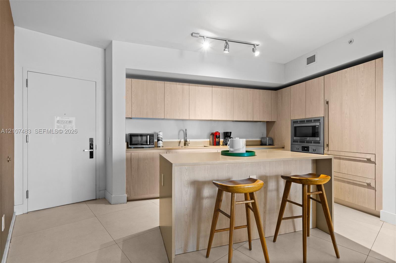 2407 1 / 1 852 sq. ft. $ 2026-10-15 0 Photo