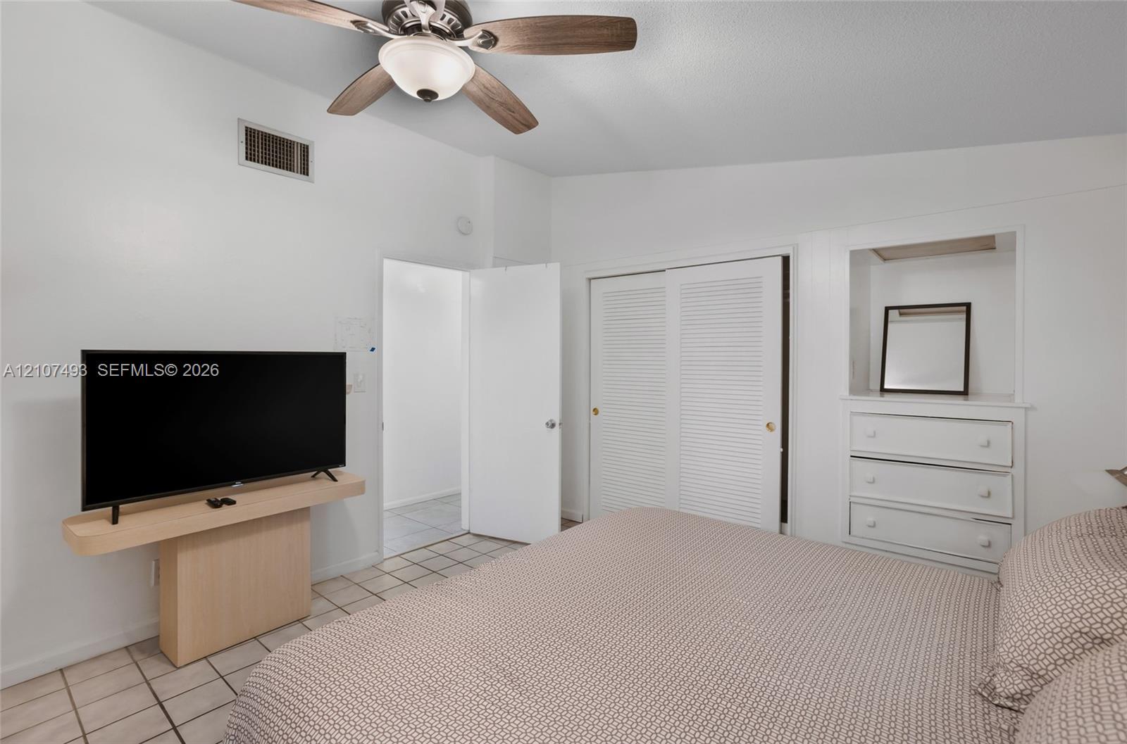 See details / 3299 sq. ft. $ 2026-10-15 0 Photo