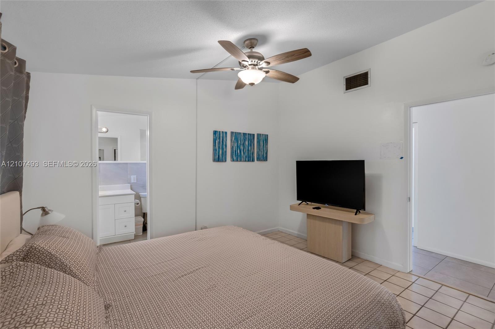 See details / 3299 sq. ft. $ 2026-10-15 0 Photo