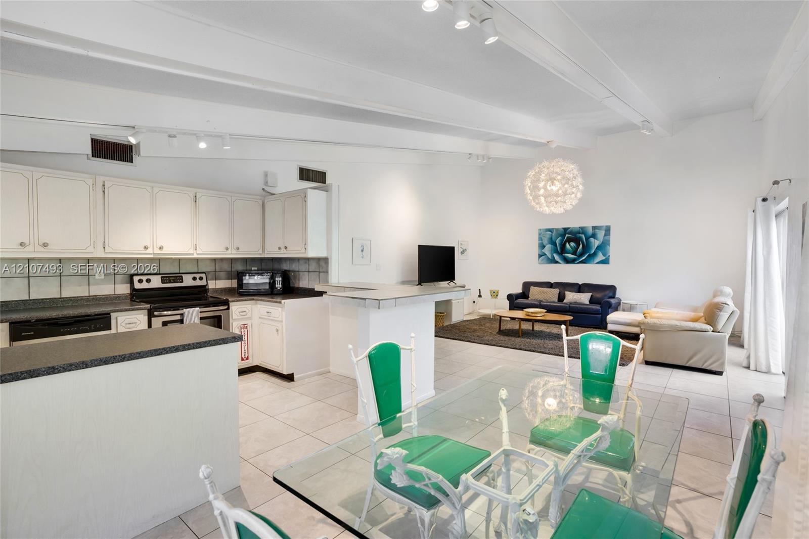 See details / 3299 sq. ft. $ 2026-10-15 0 Photo