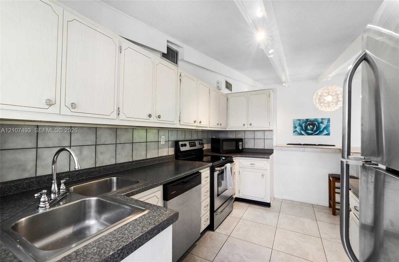 See details / 3299 sq. ft. $ 2026-10-15 0 Photo
