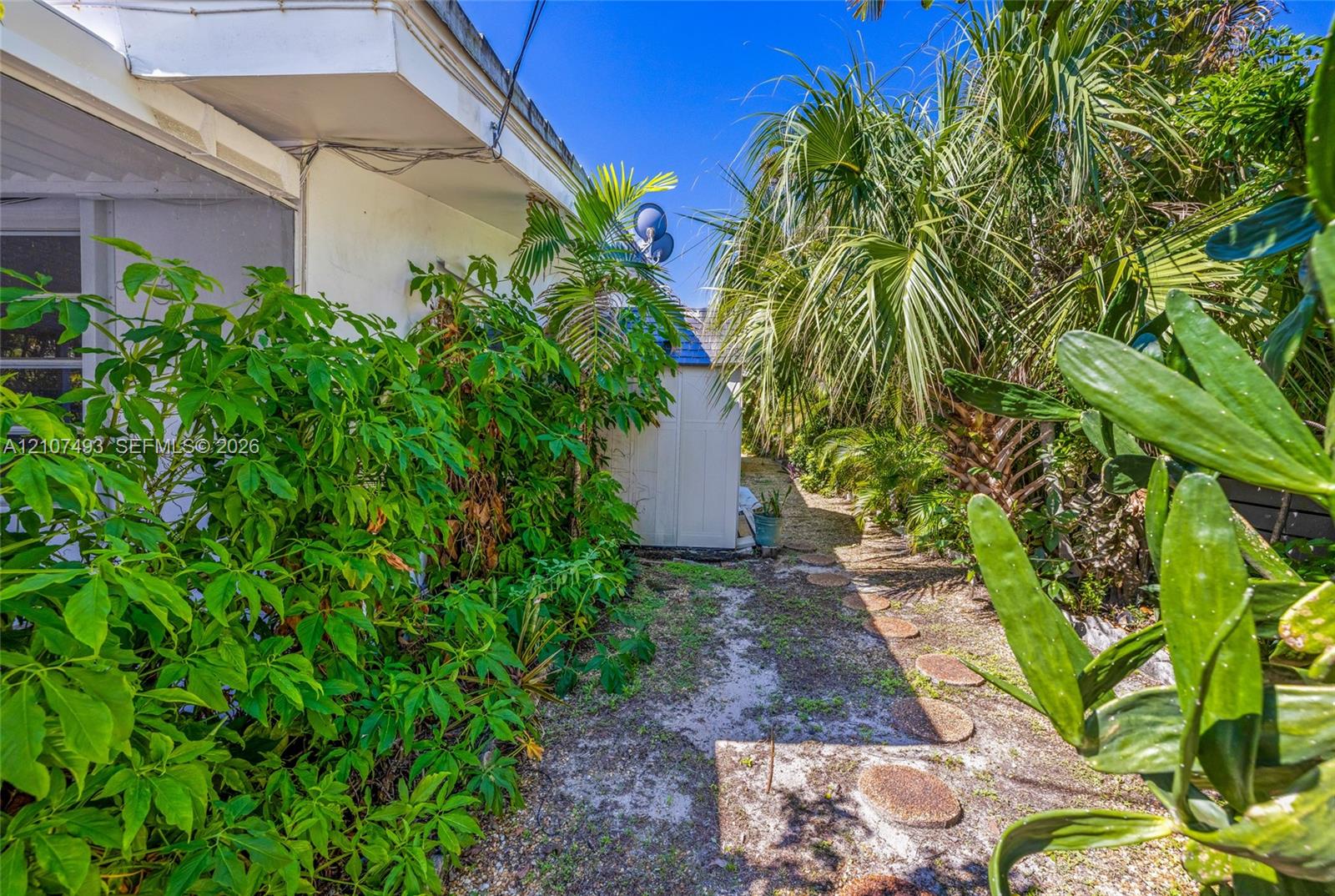 See details / 3299 sq. ft. $ 2026-10-15 0 Photo