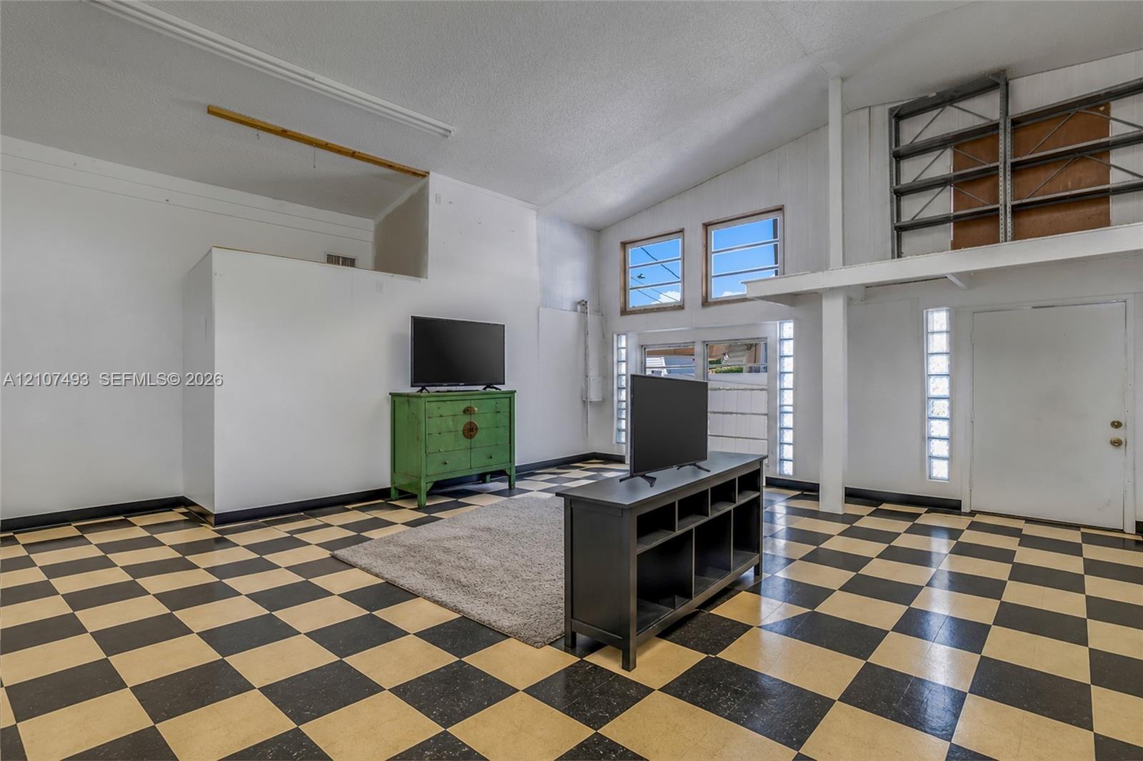 See details / 3299 sq. ft. $ 2026-10-15 0 Photo