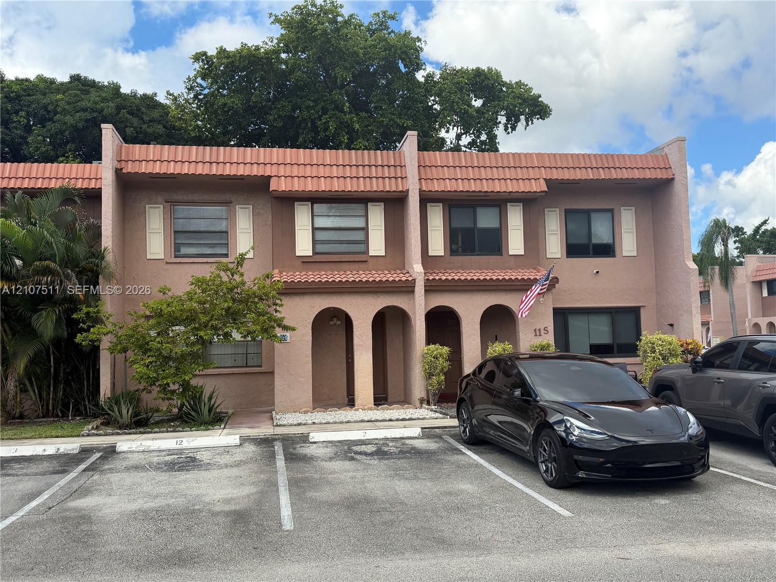 Ver detalles 5-4 3 / 3 1590 sq. ft. $ 2026-10-15 0 foto