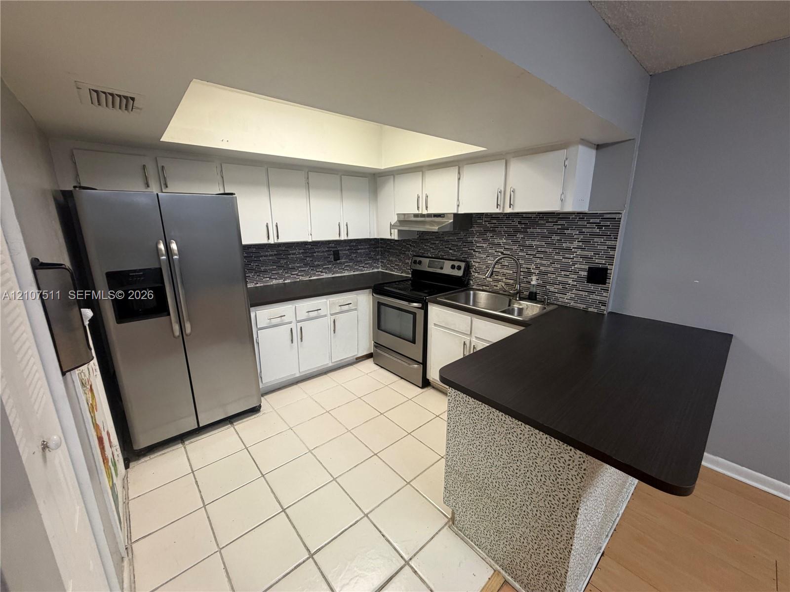 Ver detalles 5-4 3 / 3 1590 sq. ft. $ 2026-10-15 0 foto