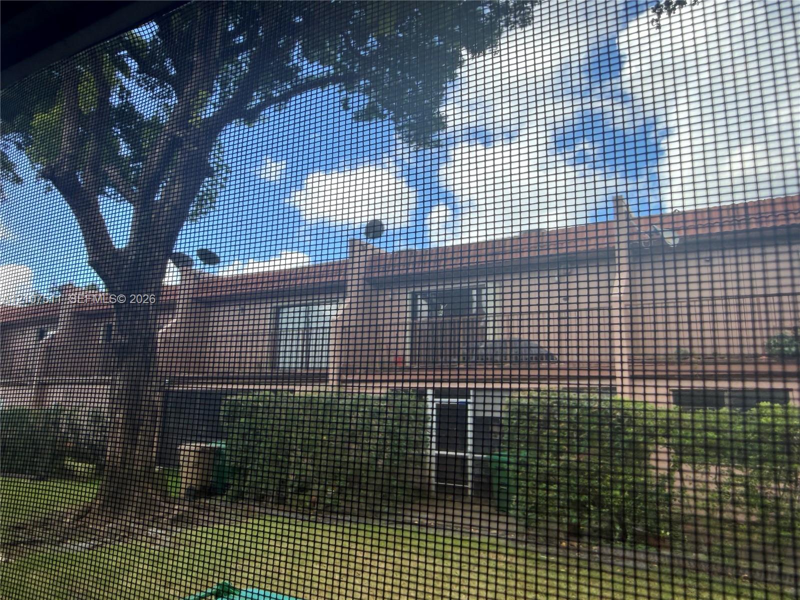 Ver detalles 5-4 3 / 3 1590 sq. ft. $ 2026-10-15 0 foto