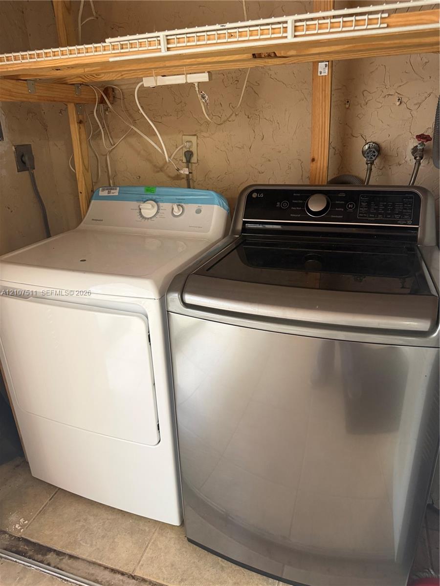 Ver detalles 5-4 3 / 3 1590 sq. ft. $ 2026-10-15 0 foto
