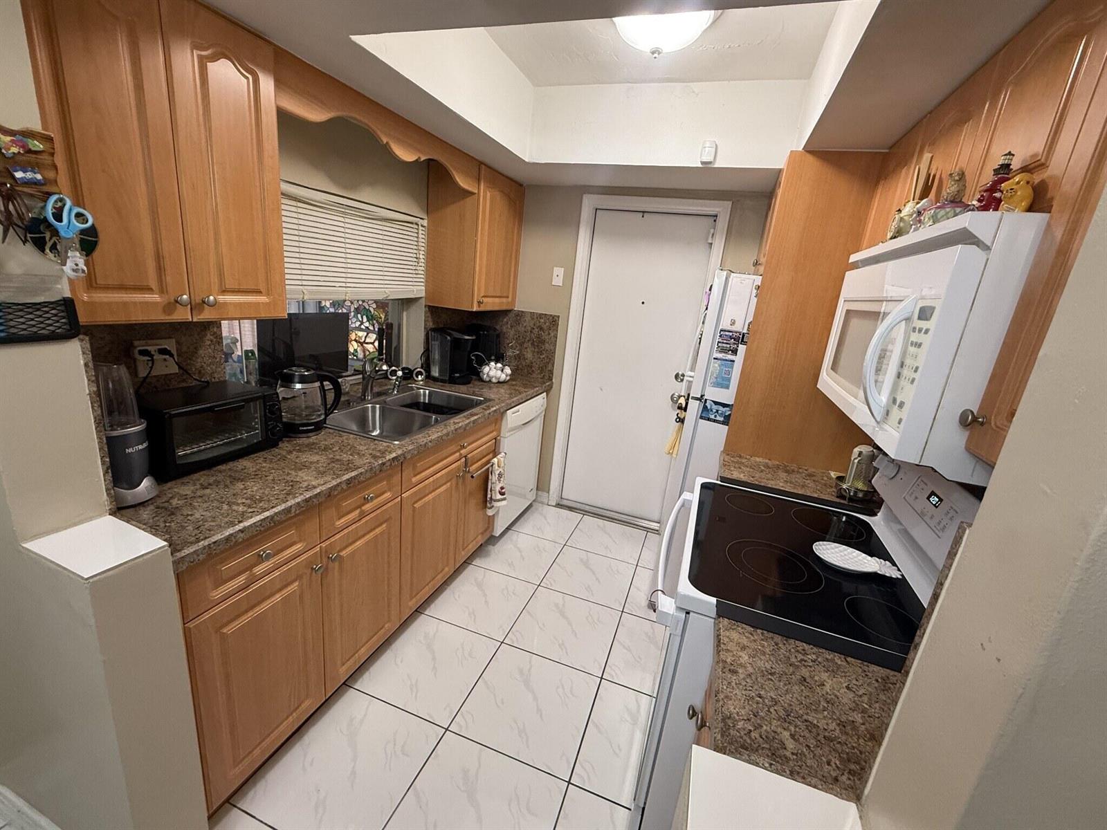 2287 2 / 1 1058 sq. ft. $ 2026-10-16 0 foto
