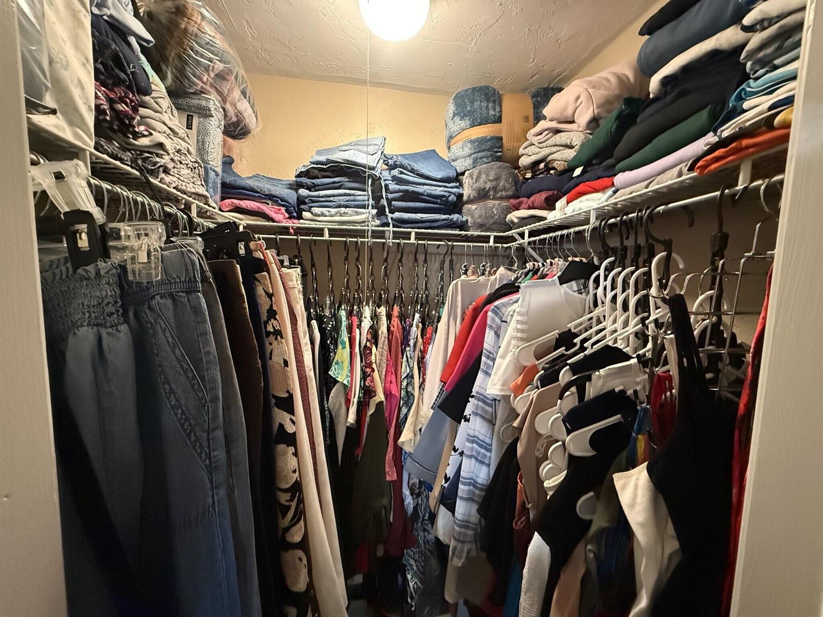 2287 2 / 1 1058 sq. ft. $ 2026-10-16 0 foto