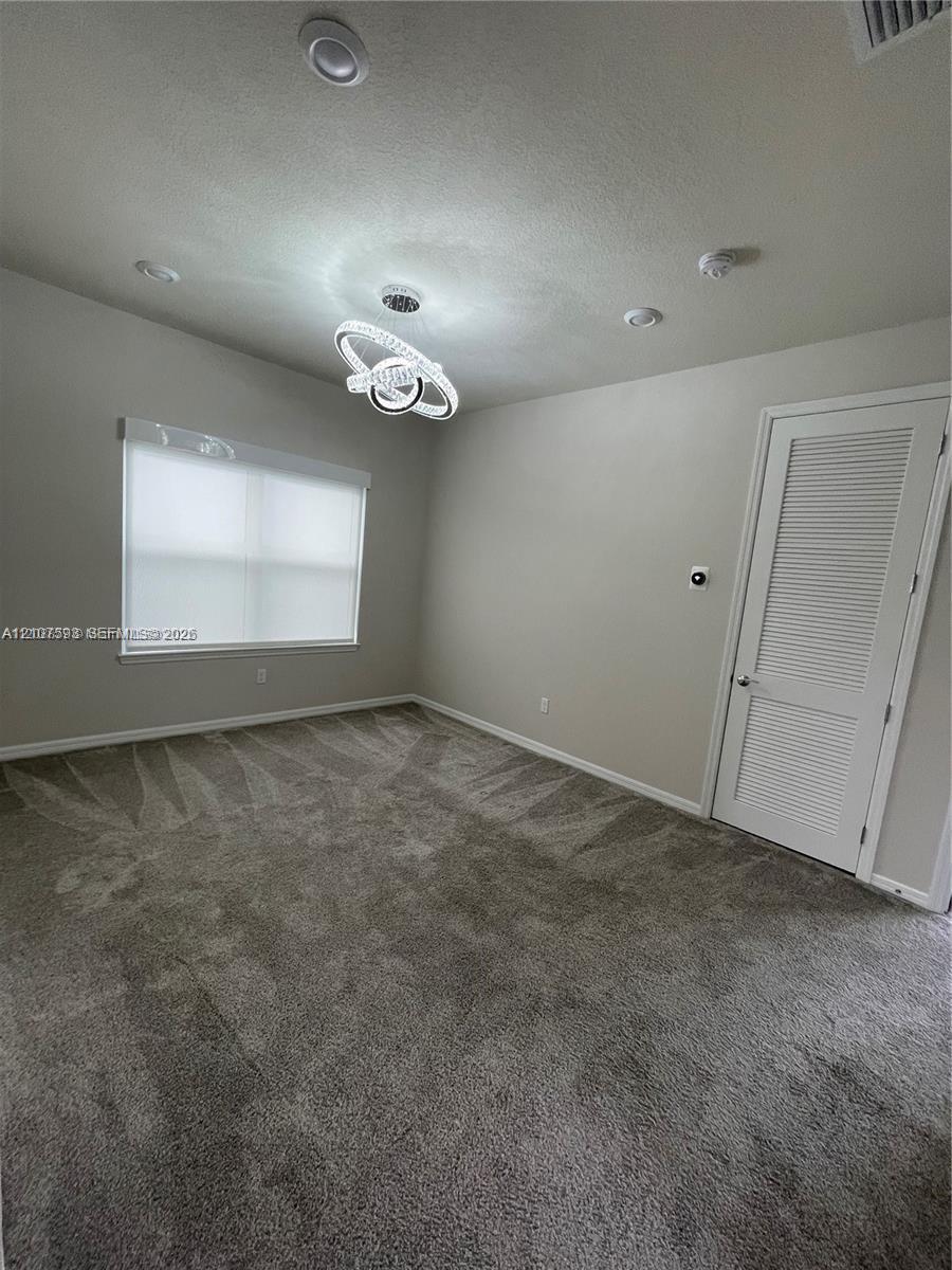 See details 4615 3 / 3 2220 sq. ft. $ 2026-10-15 0 Photo