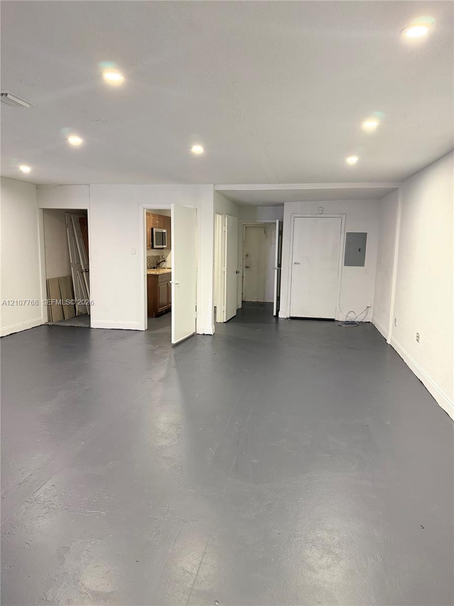 See details 20-1 / sq. ft. $ 2026-10-16 0 Photo