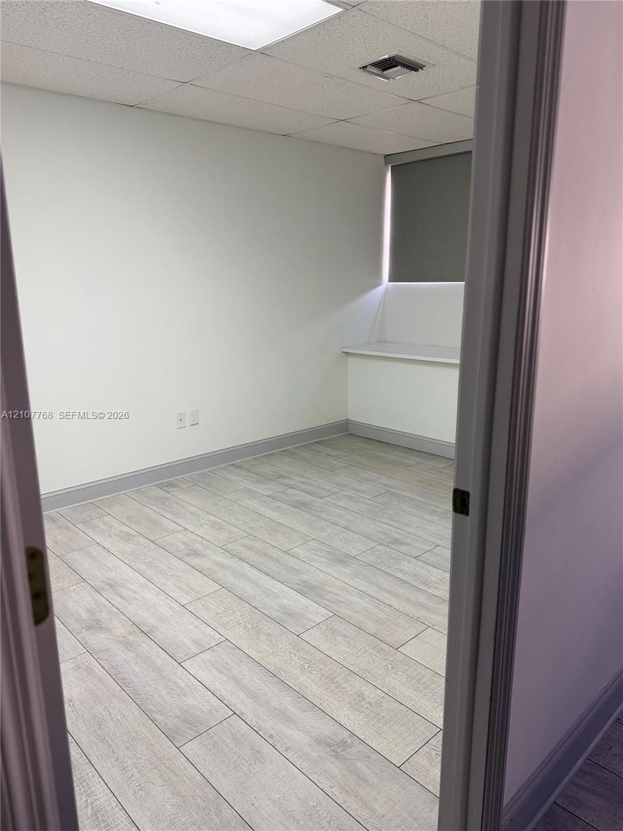See details 20-1 / sq. ft. $ 2026-10-16 0 Photo