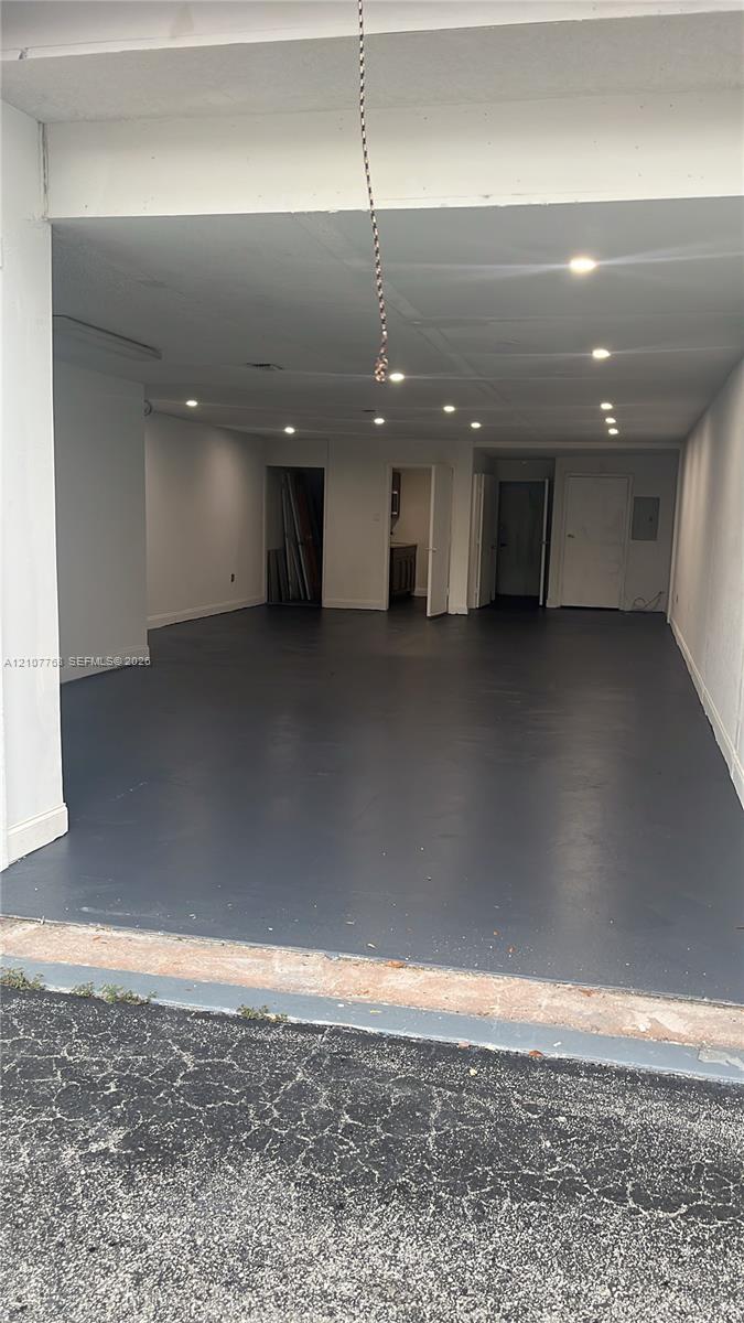 See details 20-1 / sq. ft. $ 2026-10-16 0 Photo