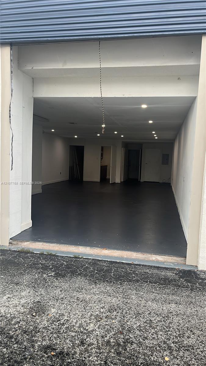 See details 20-1 / sq. ft. $ 2026-10-16 0 Photo