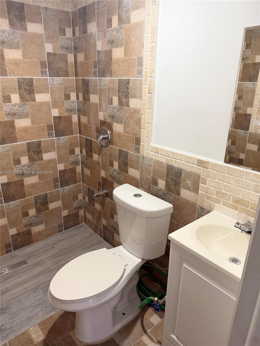 See details 20-1 / sq. ft. $ 2026-10-16 0 Photo
