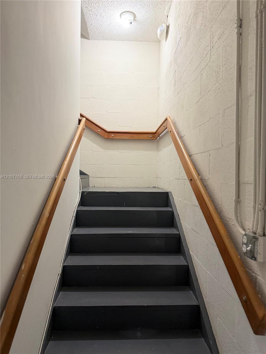 See details 20-1 / sq. ft. $ 2026-10-16 0 Photo