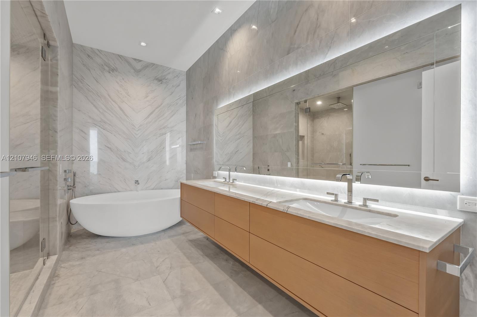 See details 1501 4 / 6 3252 sq. ft. $ 2026-10-16 0 Photo