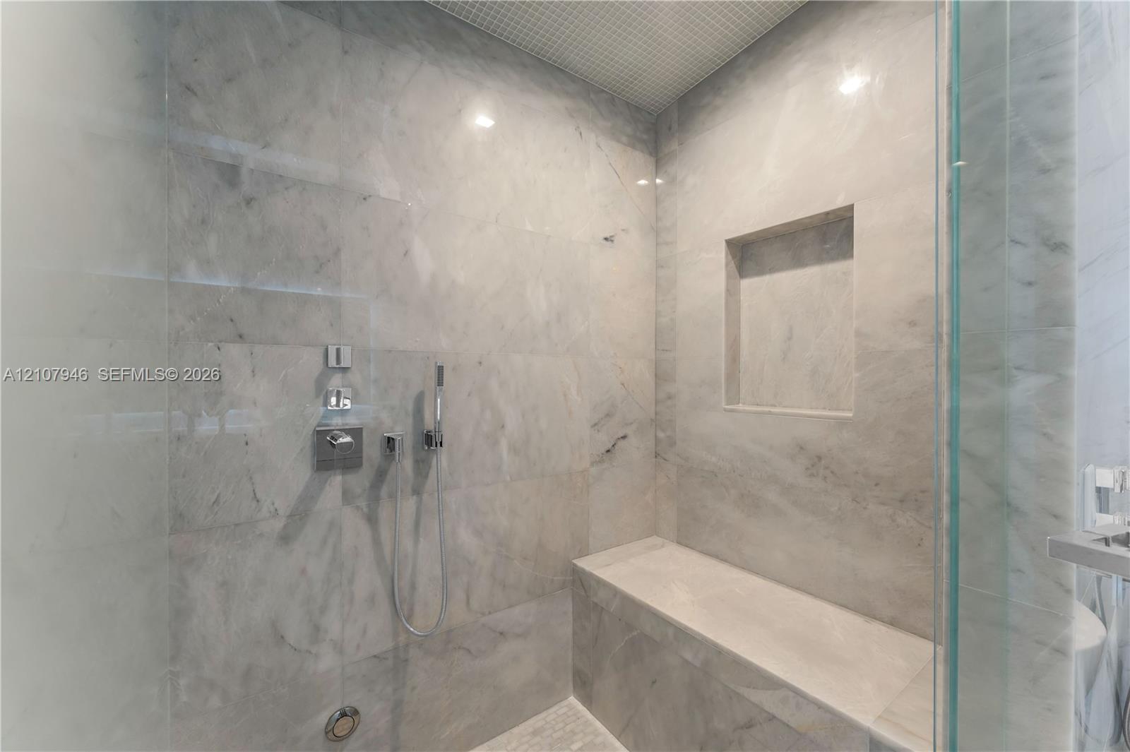 See details 1501 4 / 6 3252 sq. ft. $ 2026-10-16 0 Photo
