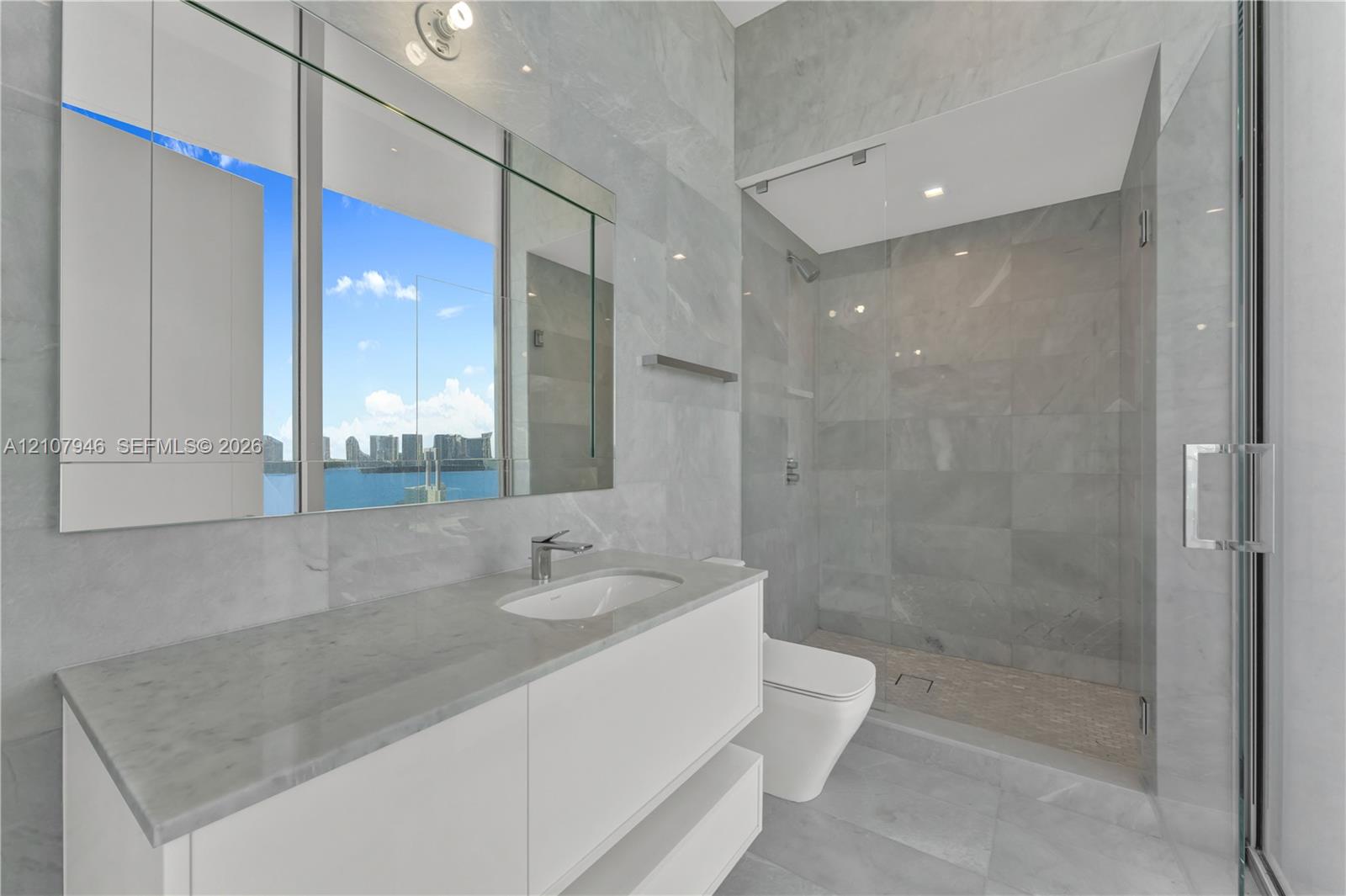 See details 1501 4 / 6 3252 sq. ft. $ 2026-10-16 0 Photo
