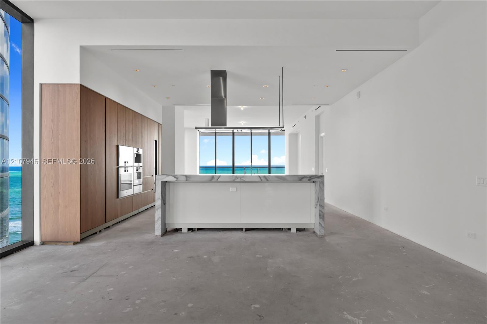 See details 1501 4 / 6 3252 sq. ft. $ 2026-10-16 0 Photo