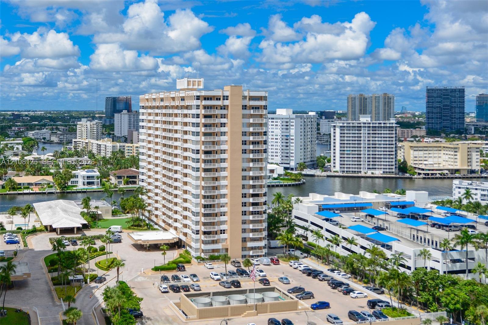 See details 8M 1 / 2 870 sq. ft. $ 2026-10-16 0 Photo