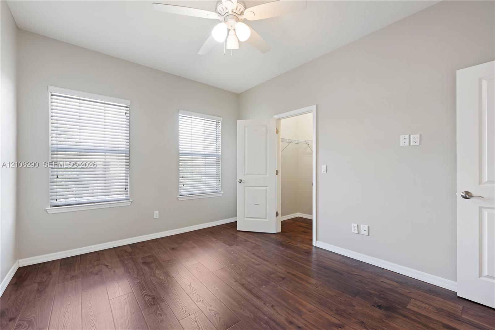 945 3 / 3 2035 sq. ft. $ 2026-10-17 0 foto