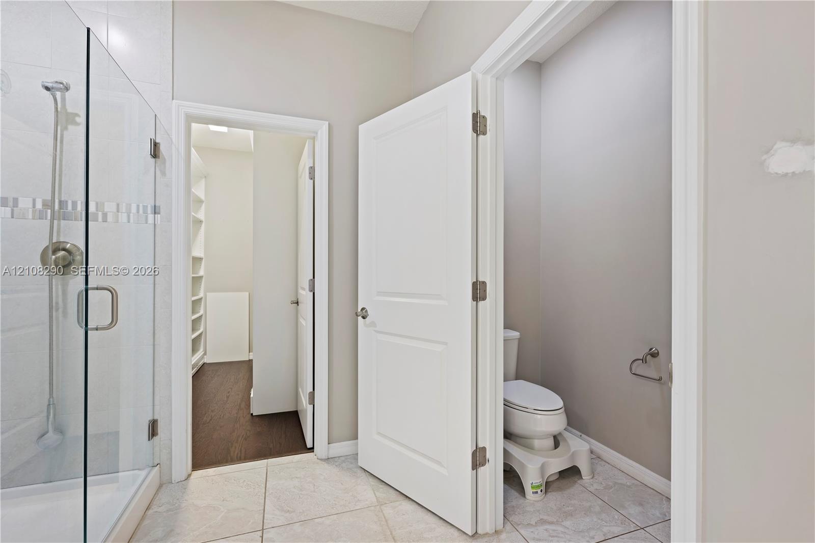 945 3 / 3 2035 sq. ft. $ 2026-10-17 0 foto