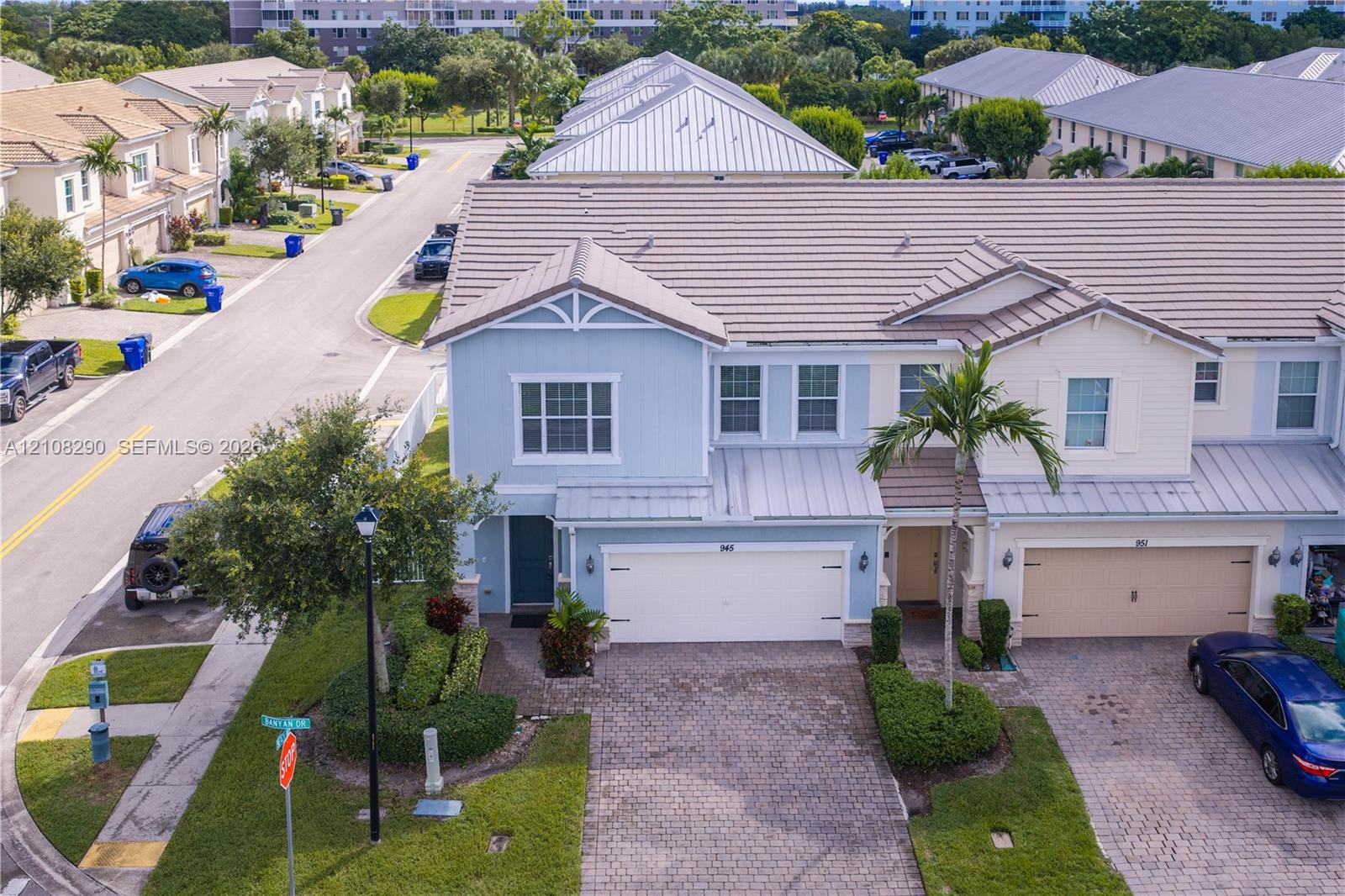945 3 / 3 2035 sq. ft. $ 2026-10-17 0 foto