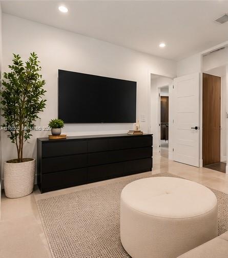  5 / 6 2540 sq. ft. $ 2026-10-19 0 foto