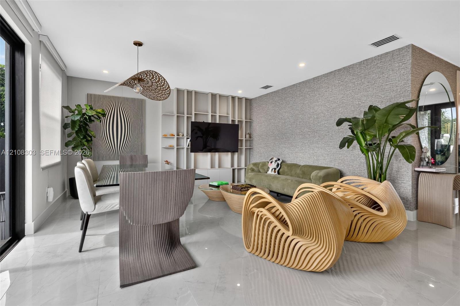  5 / 6 2540 sq. ft. $ 2026-10-19 0 foto