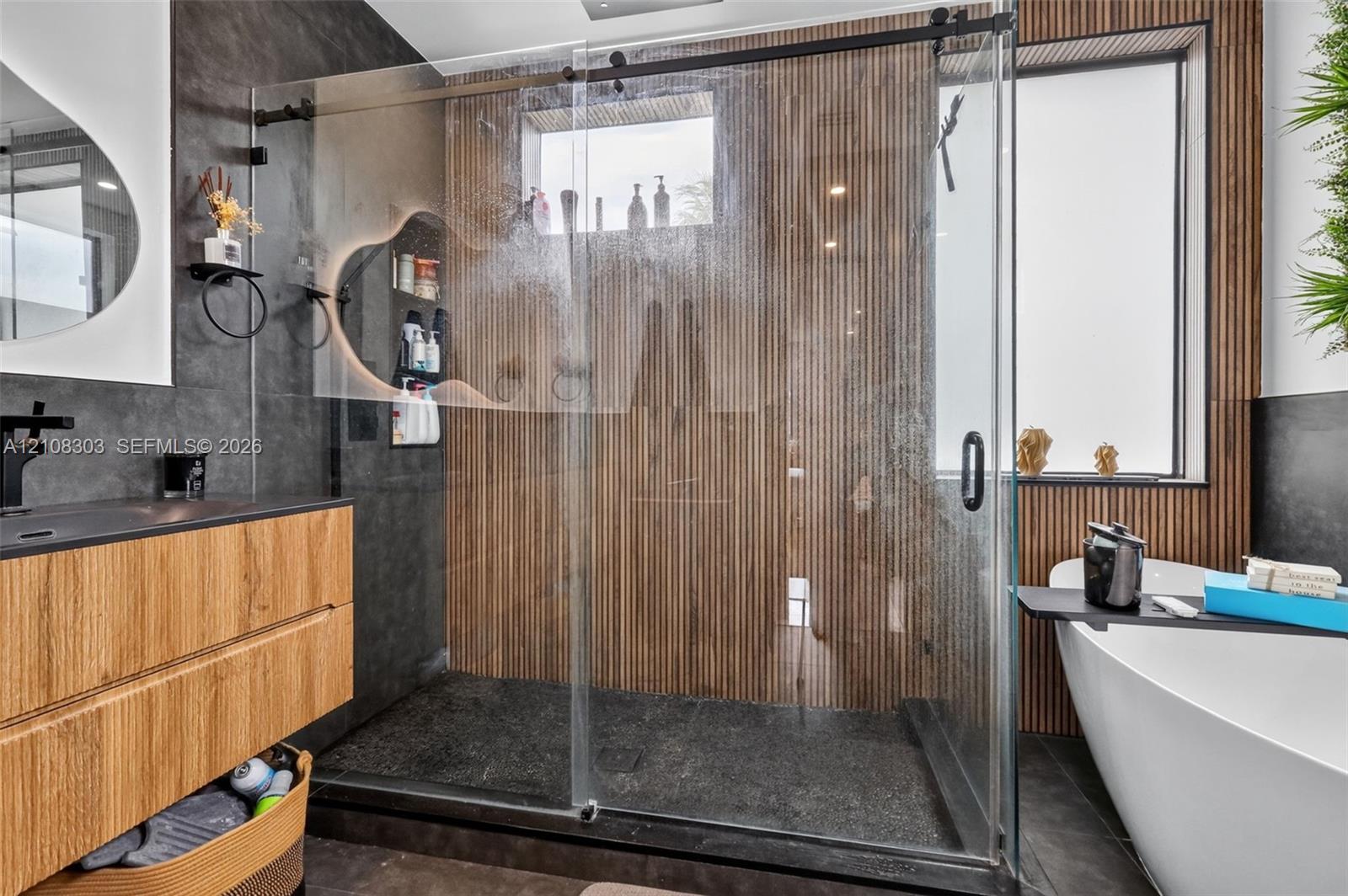  5 / 6 2540 sq. ft. $ 2026-10-19 0 foto