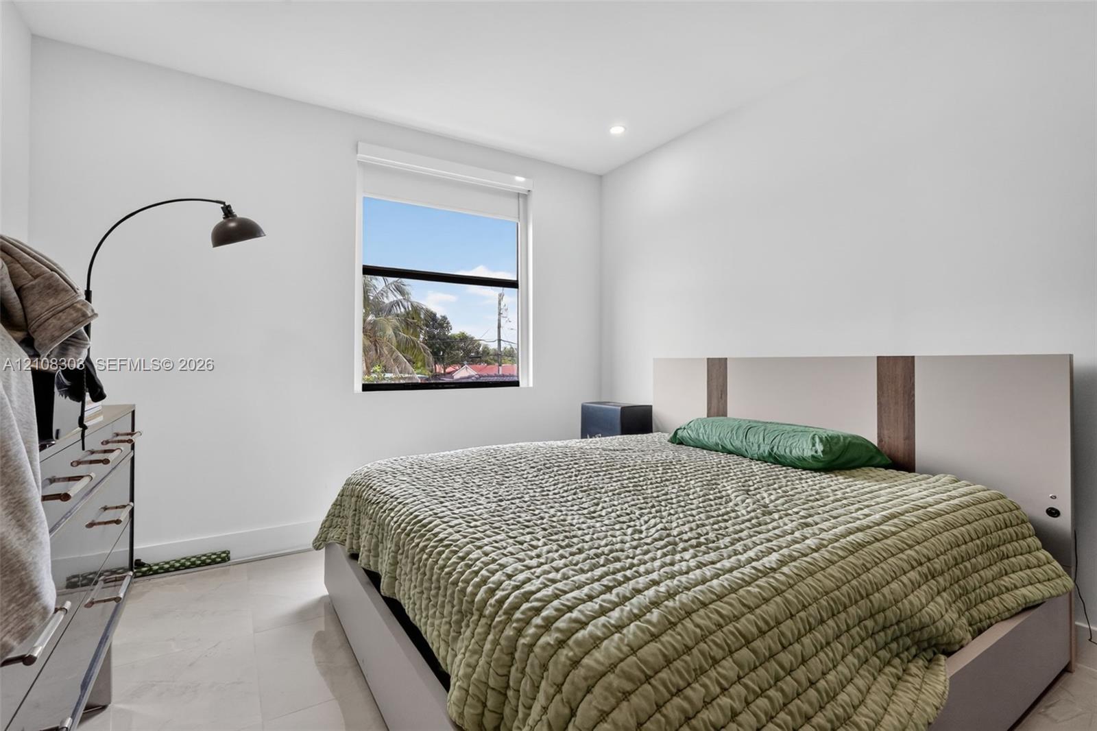  5 / 6 2540 sq. ft. $ 2026-10-19 0 foto