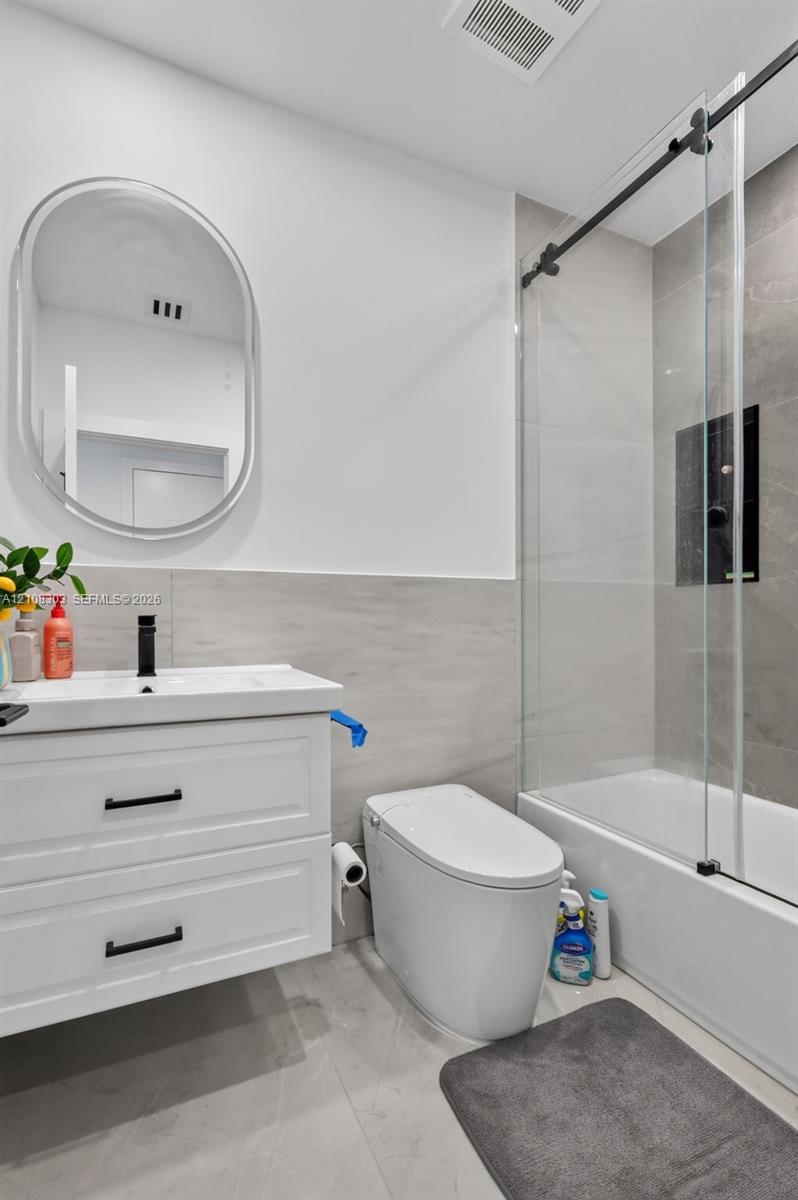  5 / 6 2540 sq. ft. $ 2026-10-19 0 foto