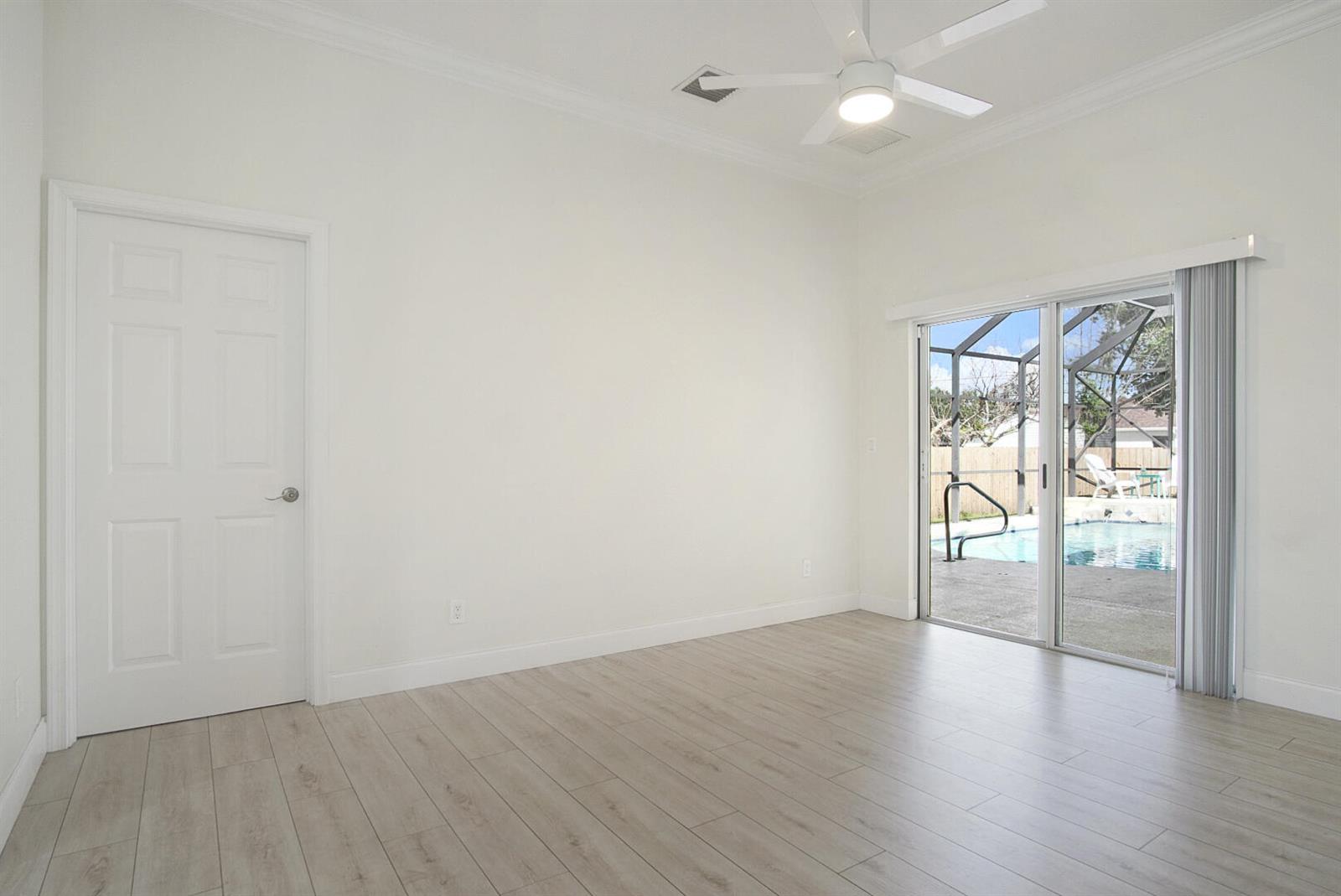 Ver detalles 719 4 / 3 2065 sq. ft. $ 2026-10-21 0 foto